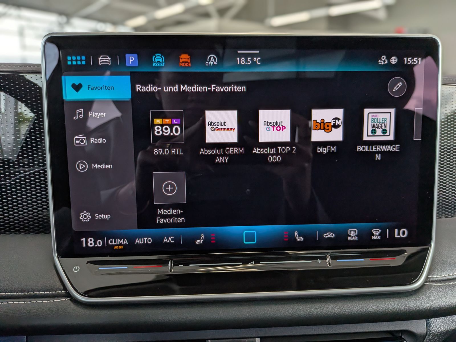Fahrzeugabbildung Volkswagen Tiguan 1.5 eTSI ENERGY HD-Matrix 360 Pano AHK 19