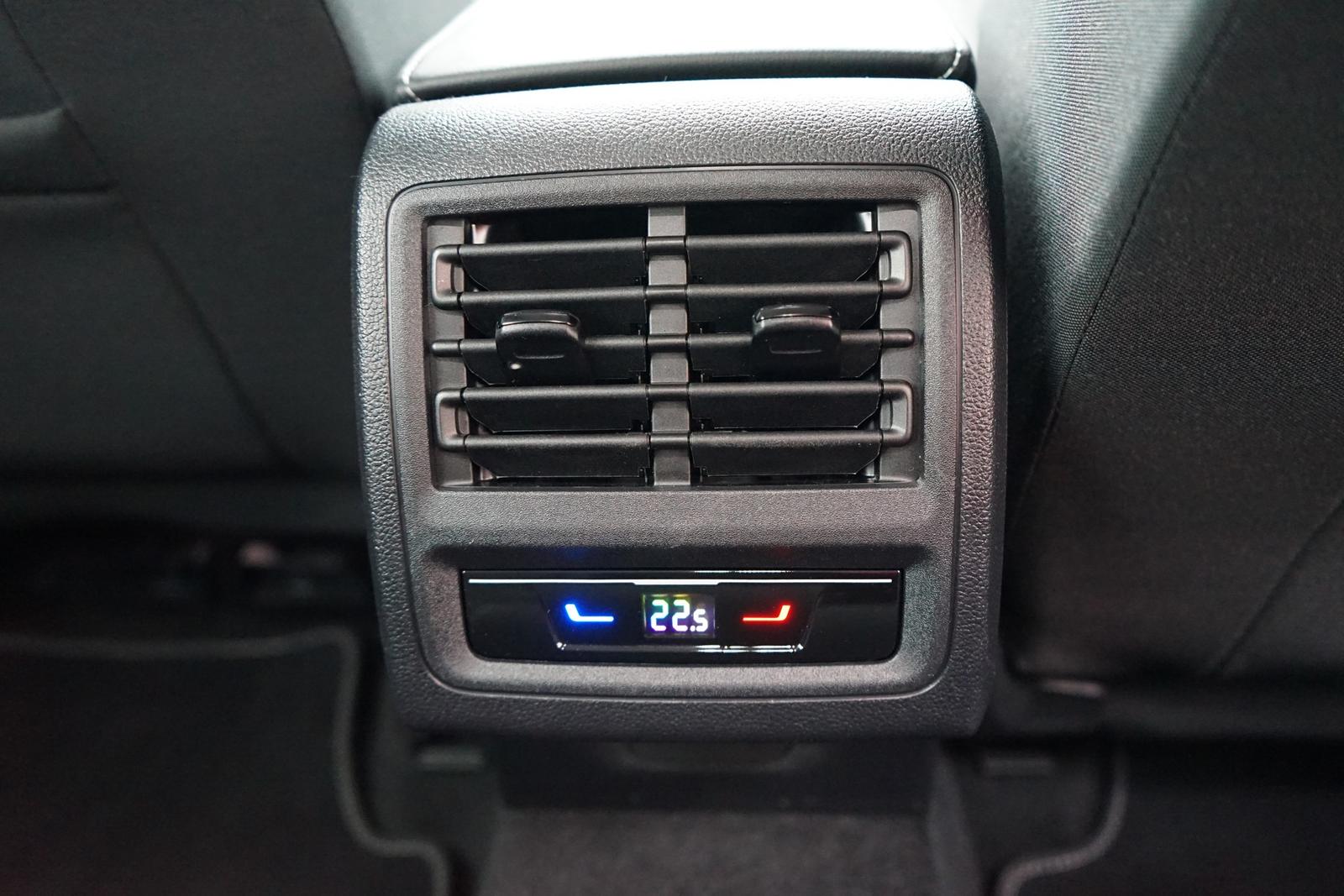 Volkswagen Golf VIII 1.0 TSI Move LED PDC App Connect, миниатюра 9