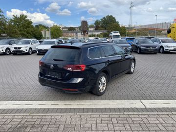 Volkswagen Passat - 4