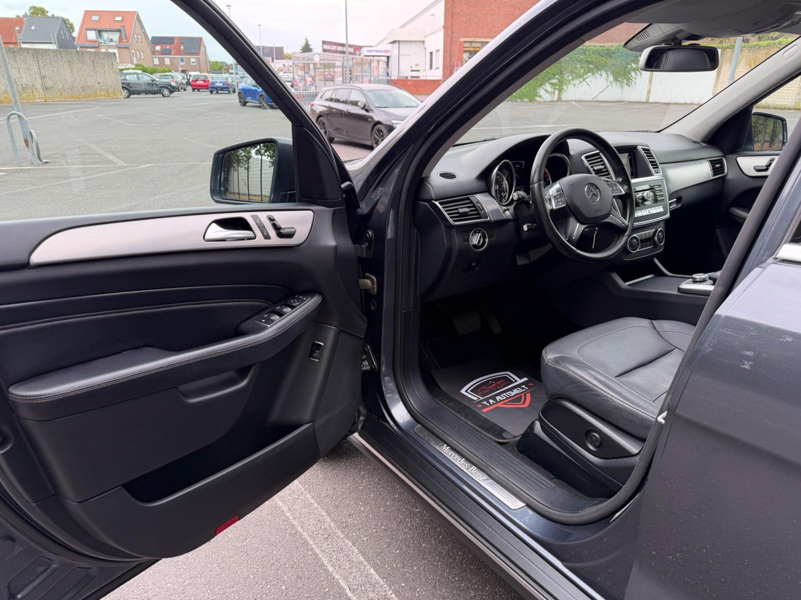 Mercedes-Benz ML 350 CDI BlueTec 4Matic*Panorama*20Zoll*Top*