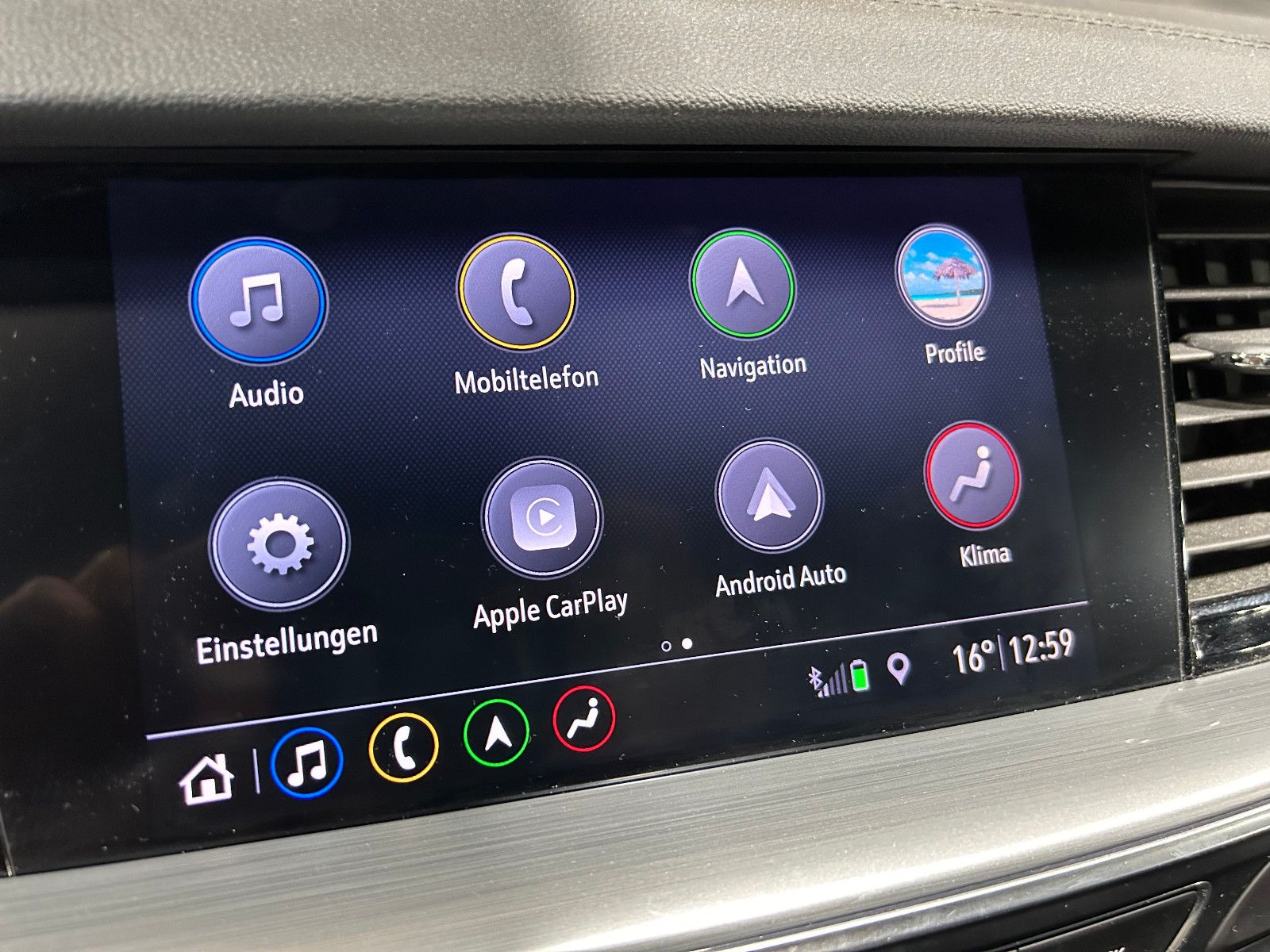 Fahrzeugabbildung Opel Insignia B Sports Tourer Ultimate/8-FACH/APPLE/