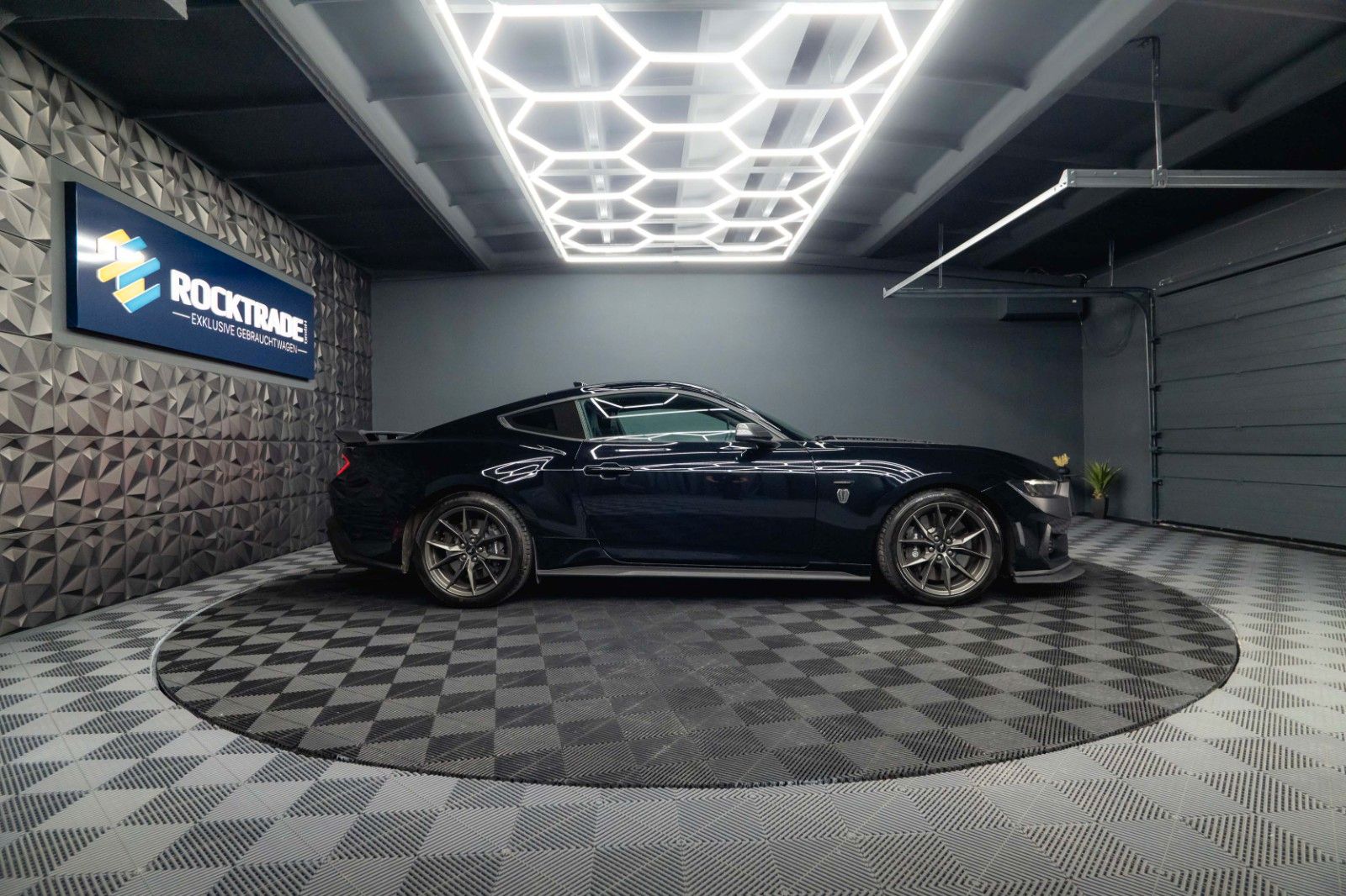 Fahrzeugabbildung Ford Mustang 5.0 Ti-VCT V8 Dark Horse TREMEC 6-Gang