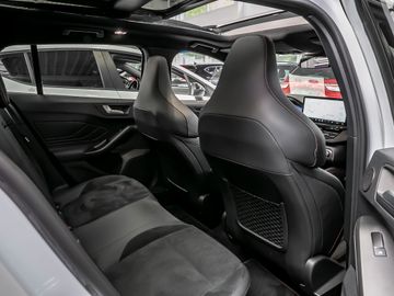 Ford Focus Turnier ST X Kamera Styling-Paket Nav B&O
