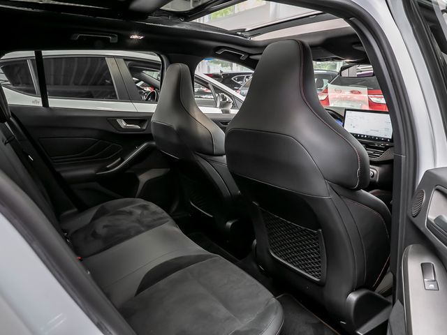 Ford Focus Turnier ST X Kamera Styling-Paket Nav B&O