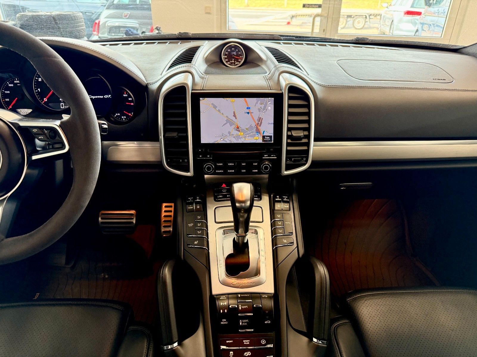 Fahrzeugabbildung Porsche Cayenne GTS Luftfederung/SportChrono/LED/Kamera