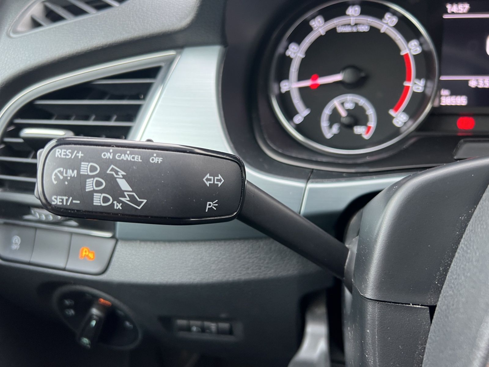 Fahrzeugabbildung SKODA Fabia Combi Ambition TSI SH Kamera DAB Klima