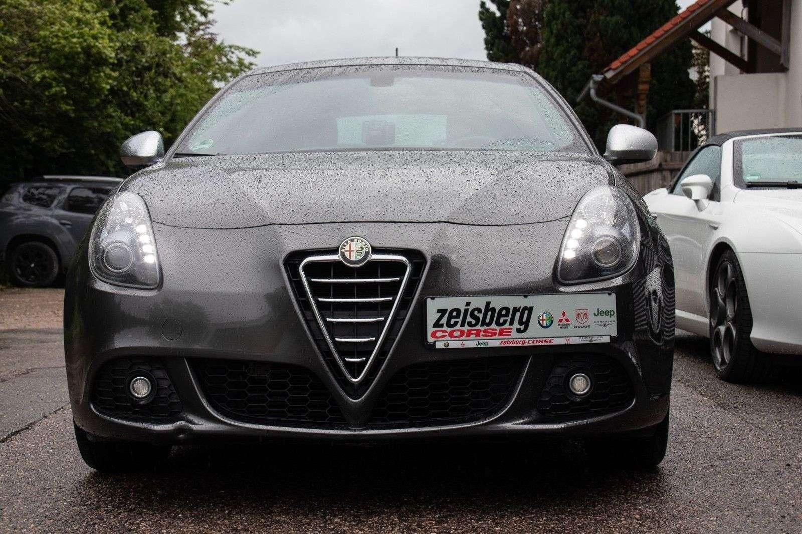 Fahrzeugabbildung Alfa Romeo Giulietta 1.4TB Turismo Navi*1Hd*Temp*Sitzhzg