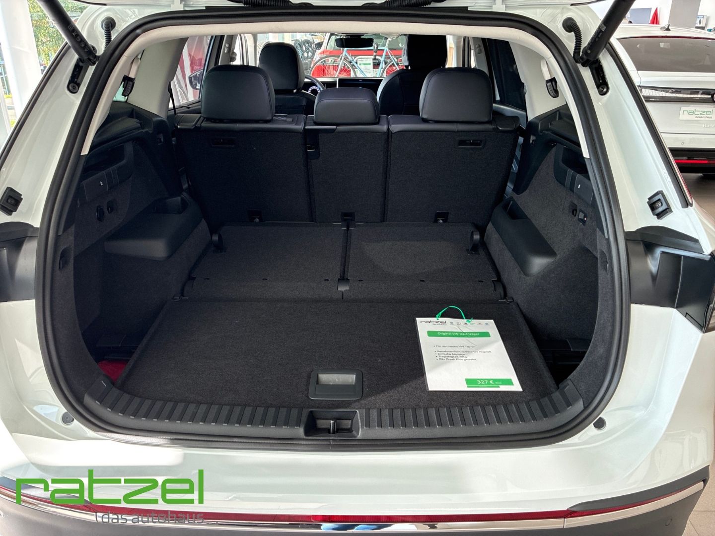 Fahrzeugabbildung Volkswagen Tayron ELEGANCE 1.5 TSI DSG 7-Sitzer+8-fach+NAVI