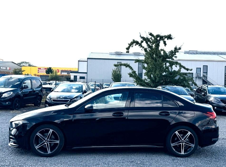 Mercedes-Benz A 180 Limousine AMG Line  Edition