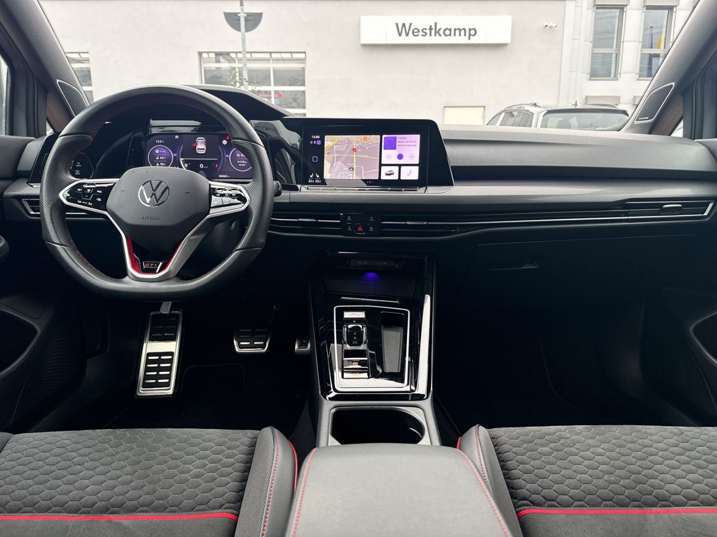 Volkswagen Golf VIII GTI Clubsport Black-Style 2,0 TSI DSG  foto 8