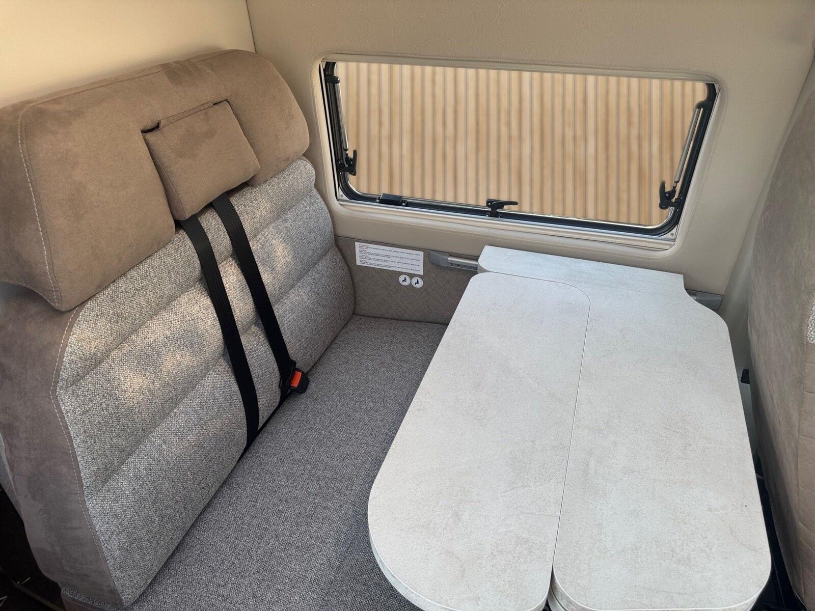 Fahrzeugabbildung Karmann Davis Lifestyle DA 590 LS Markise und Automatik