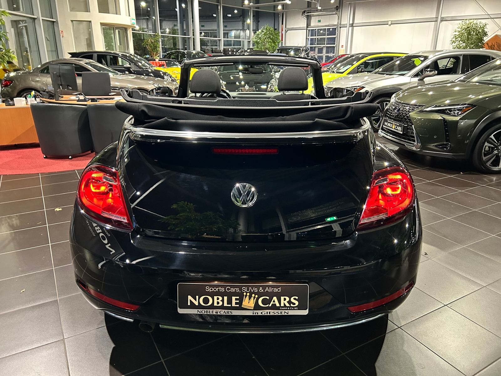 Fahrzeugabbildung Volkswagen Beetle Cabriolet Design BMT NAVI LEDER