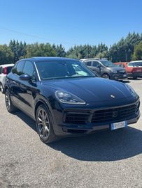 Porsche Cayenne - 1