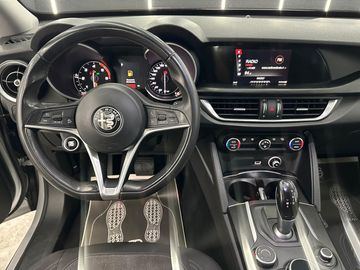 Alfa-Romeo Stelvio - 11