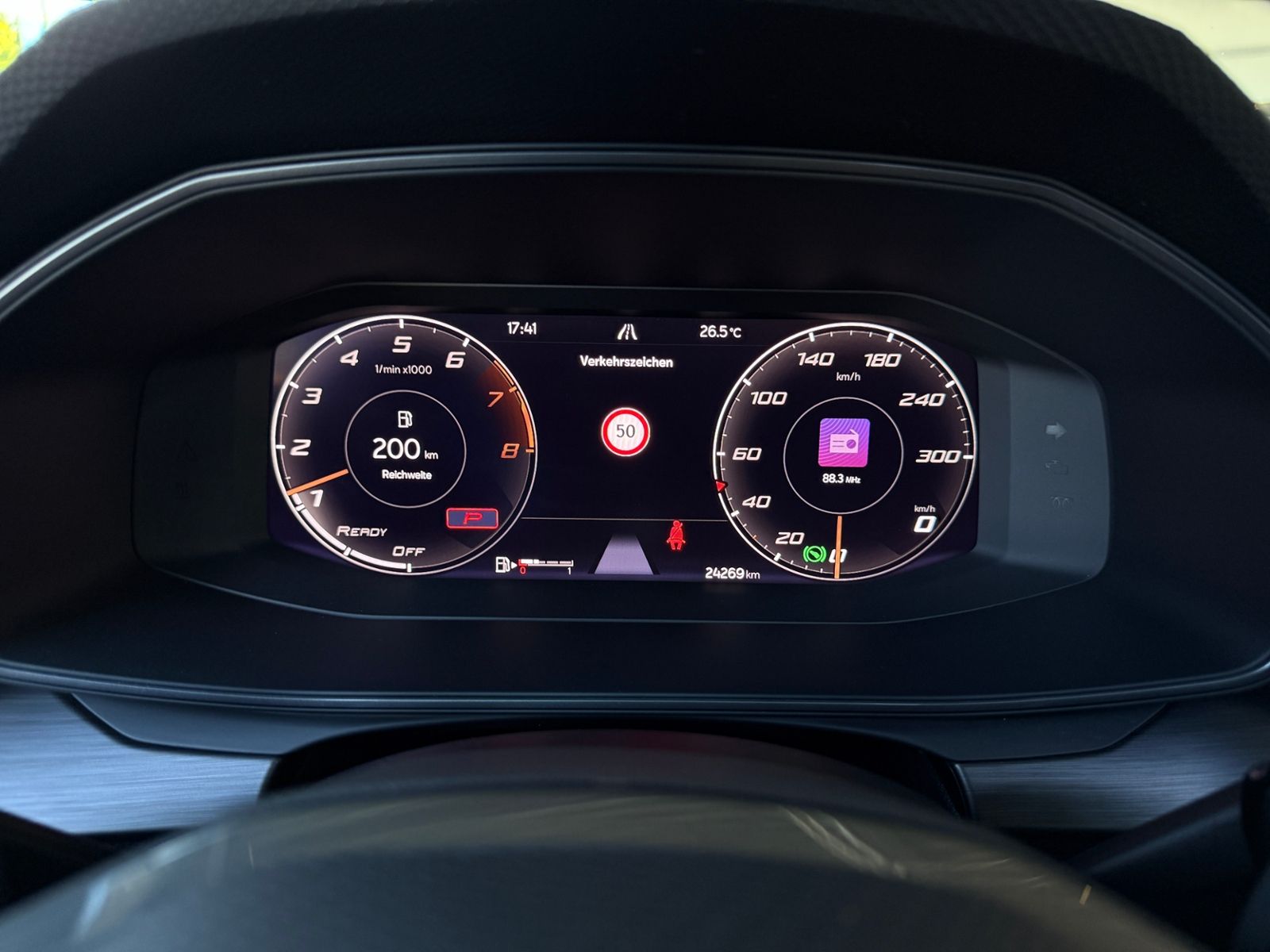Fahrzeugabbildung CUPRA Leon VZ PANO BEATS ACC RFK