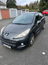 Peugeot 207 Tendance 95 VTi Tendance - Peugeot 207 mit Benzin-Antrieb: Limousine, Vti 95