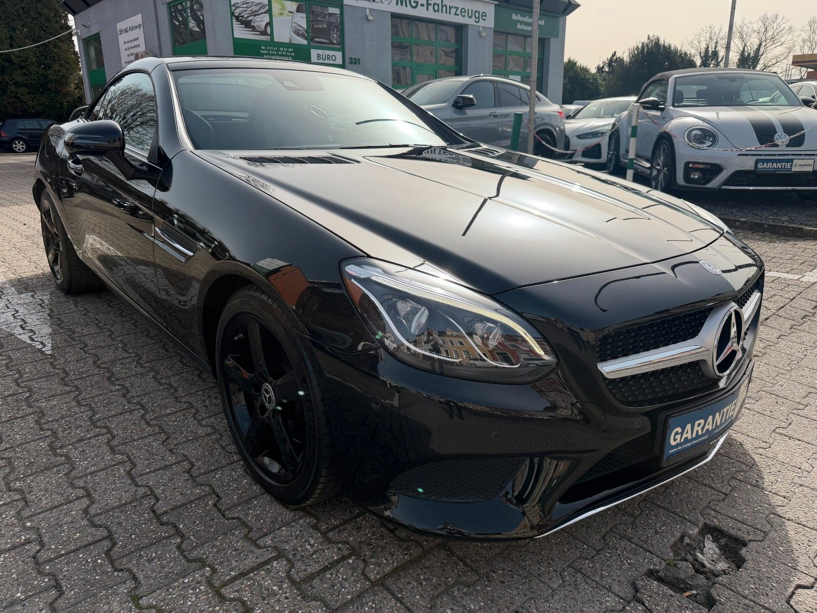 Fahrzeugabbildung Mercedes-Benz SLC 300 SPORT LED NAVI LEDER MEMORY AIRSCARF
