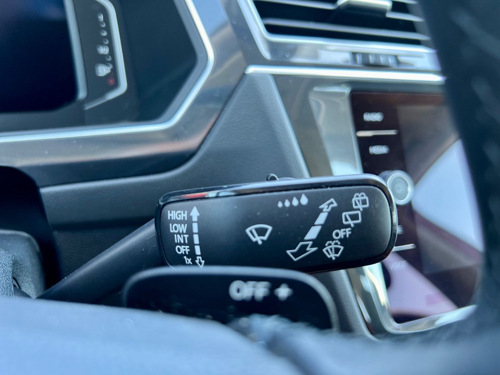 VW Tiguan 2.0 TDI Elegance 4Motion NAVI CAM SHZ