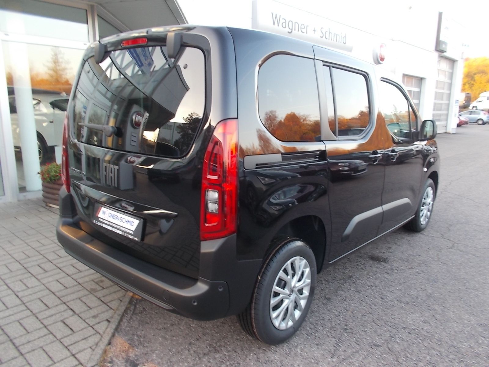 Fahrzeugabbildung Fiat Doblo Kombi L1 1.5 BlueHDi