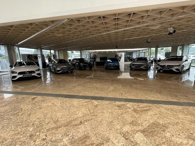 showroom-image-top