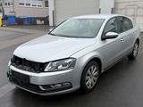 Volkswagen Passat Lim. Trendline - Volkswagen Passat: Unfallwagen