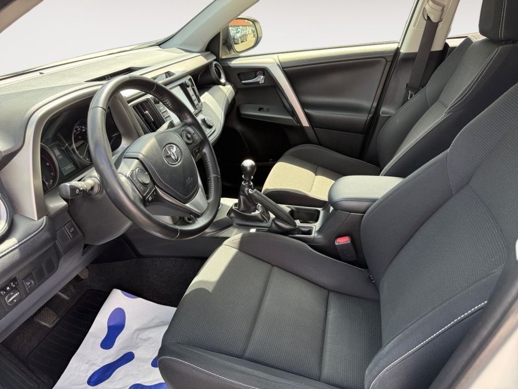 Fahrzeugabbildung Toyota RAV 4 2.0 D-4D 4x2 Start-Stop Edition