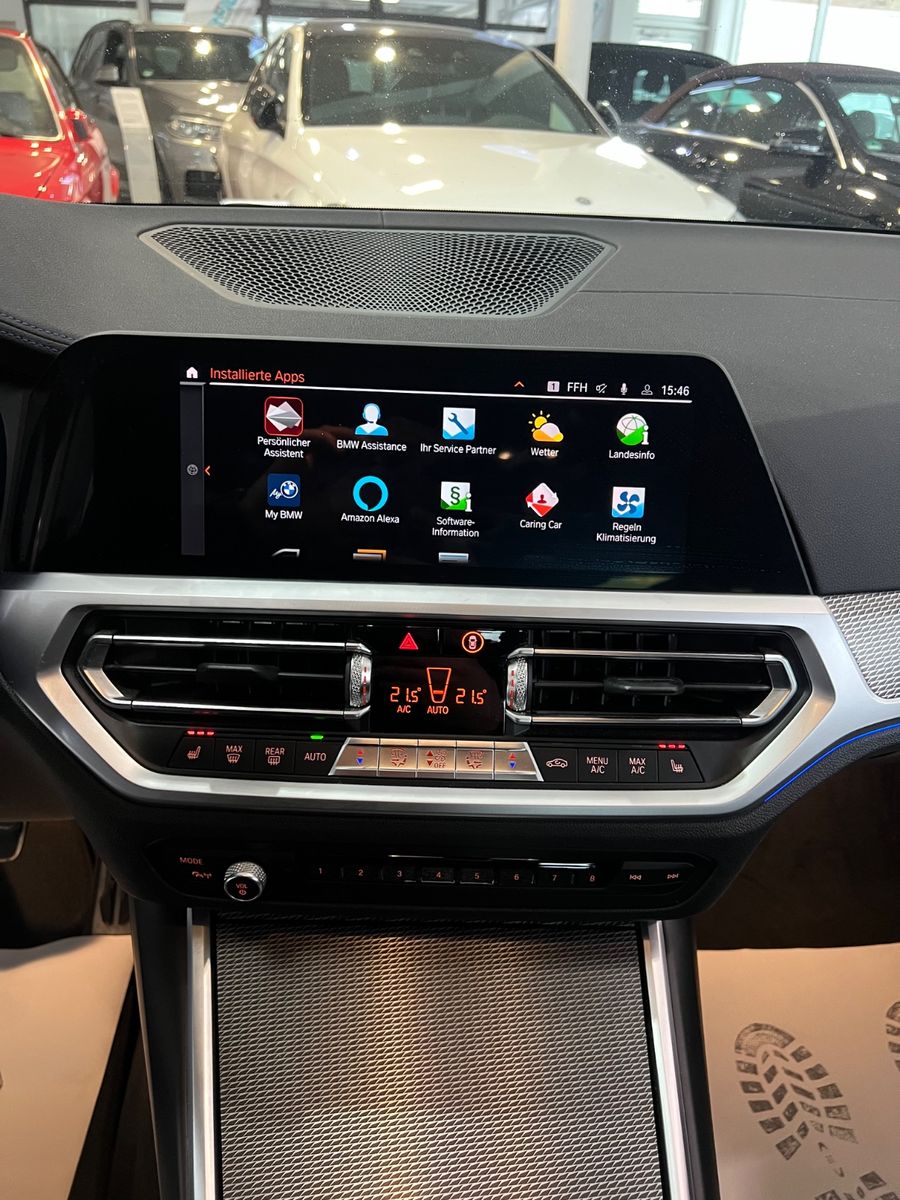 Fahrzeugabbildung BMW 330 i M Sport * Head-Up *Ambiente* LEDER *