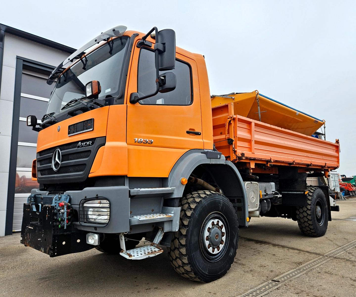 Mercedes-Benz AXOR 1833 4x4 Single Bereifung Winterdienst
