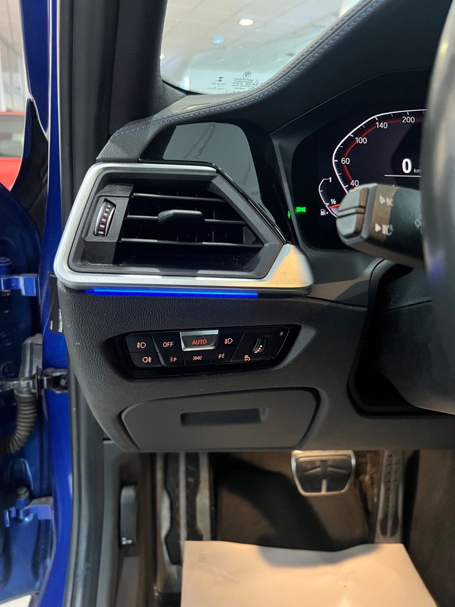 Fahrzeugabbildung BMW 330 i M Sport * Head-Up *Ambiente* LEDER *