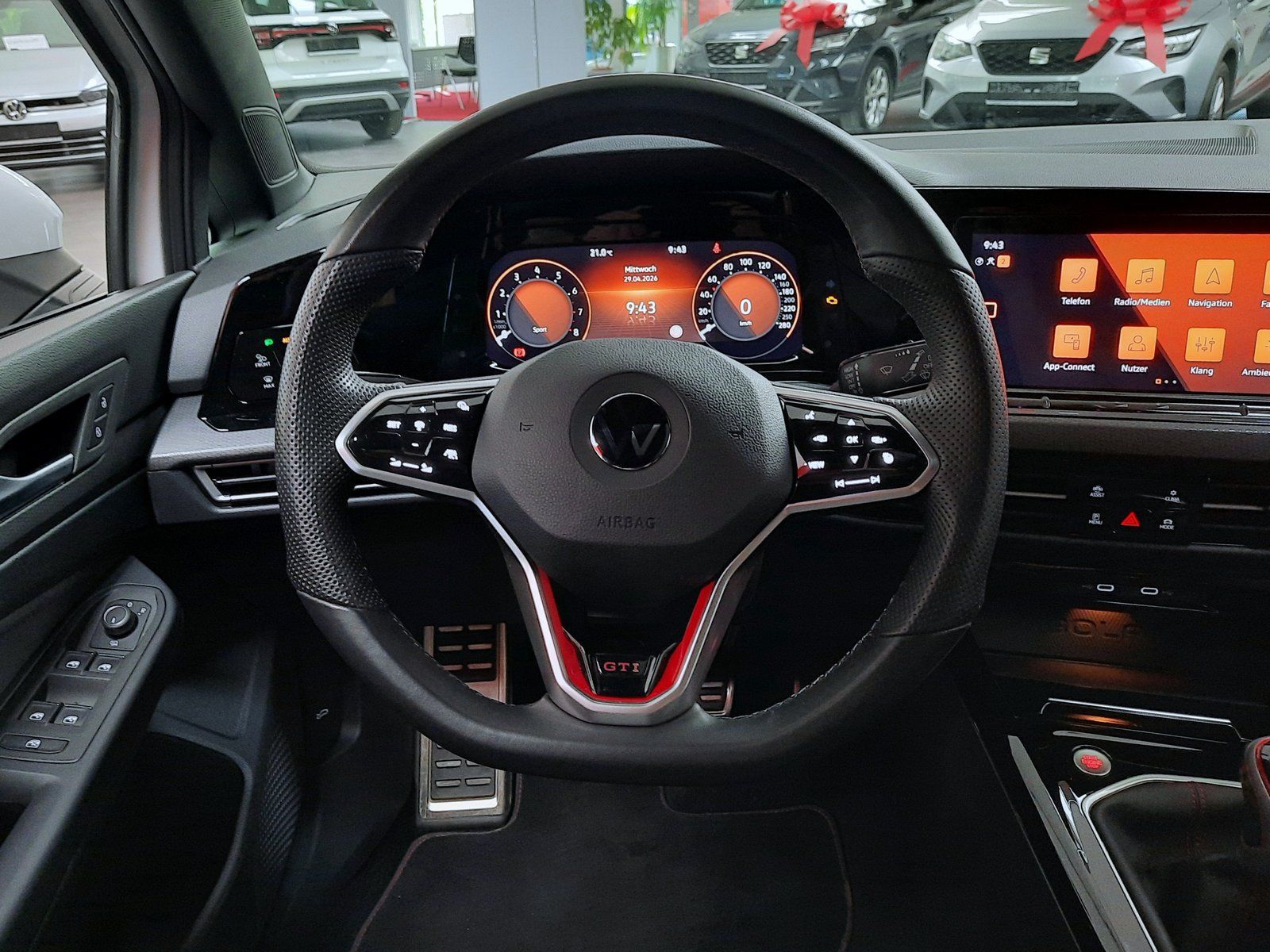 Fahrzeugabbildung Volkswagen Golf GTI *Panodach*Navi*PDC*Sitzhzg*ACC*LED*DAB*