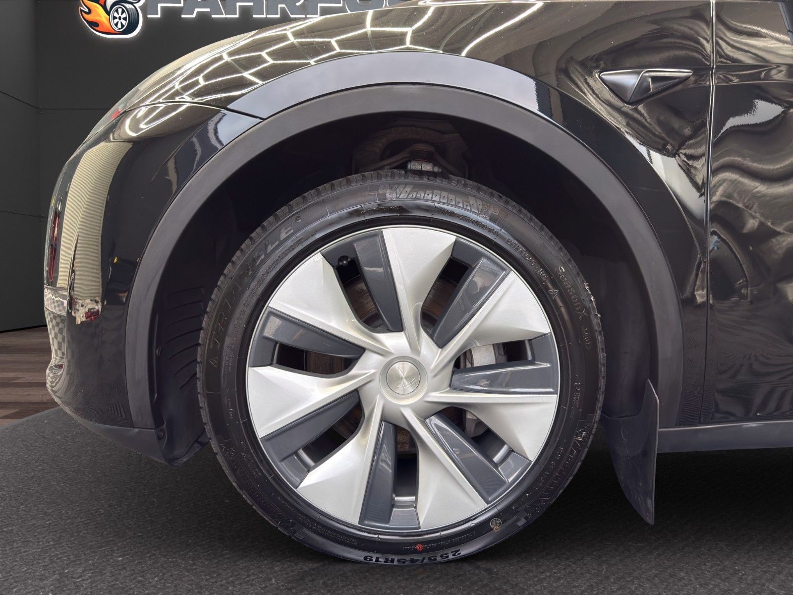 Tesla Model Y Long Range AWD foto 23