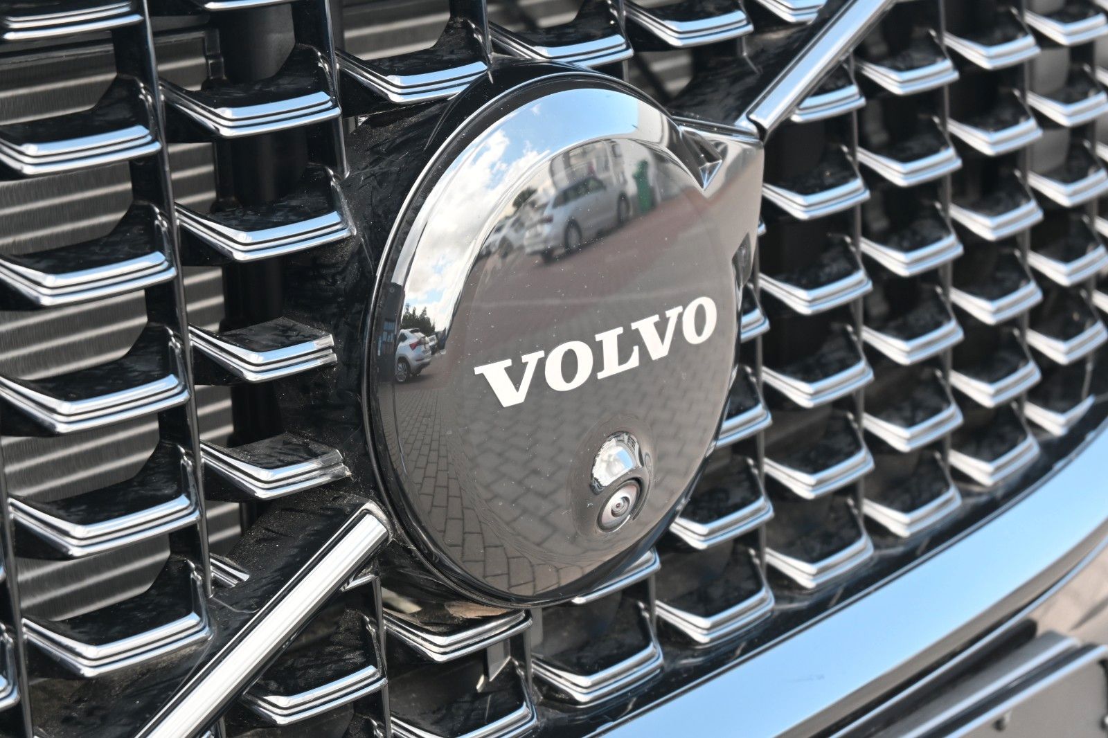 Fahrzeugabbildung Volvo XC60 B5 B Ultra Black Edition*LUFT*360°*Massage*