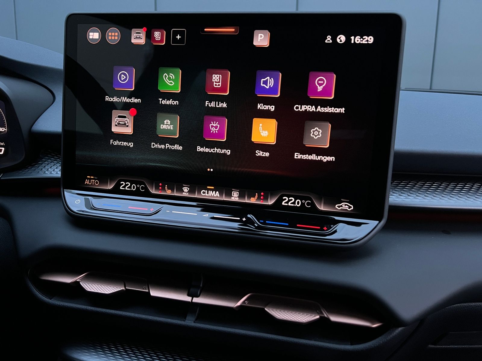 Fahrzeugabbildung CUPRA Terramar VZ 2.0 TSI DSG 4Drive *Garantie, AHK, D