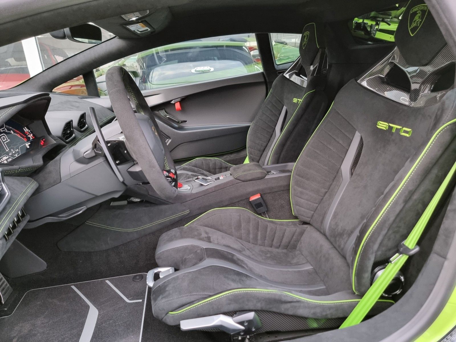 Fahrzeugabbildung Lamborghini Huracán STO/1.Hd/BRD/Lift/Temp/Kamera