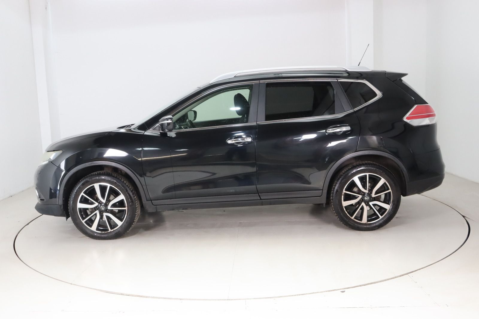 Fahrzeugabbildung Nissan X-Trail 1.6 dCi 360° 4x4 Allrad * HU/AU neu