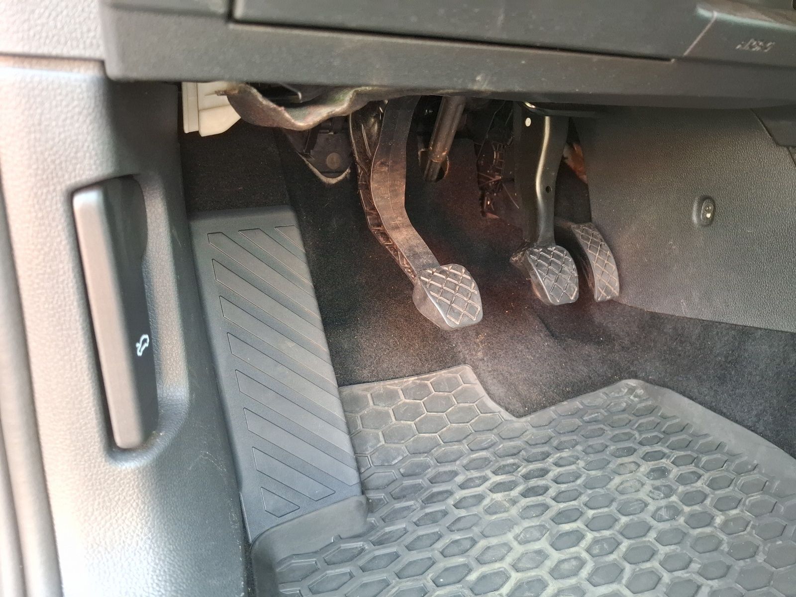 Fahrzeugabbildung Volkswagen Golf VII Variant TSI Trendline Navi PDC SH