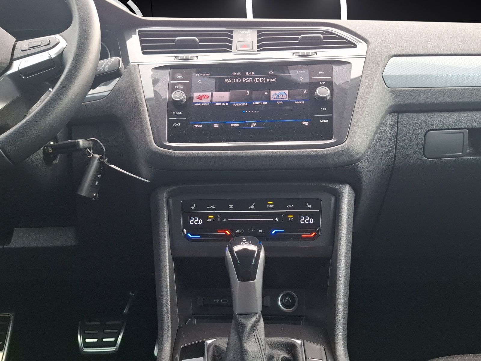 Fahrzeugabbildung Volkswagen Tiguan TSI Active DSG LED Navi ACC RFK SH 18"