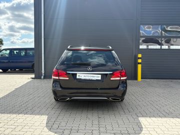 Mercedes E 200 - 12