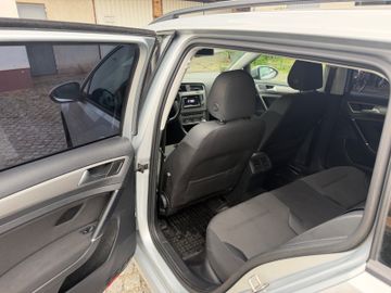 Volkswagen Golf - 11