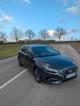 Hyundai i30 1.0 T-GDI Connect & Go Connect & Go - Hyundai i30 Connect-&-Go mit Benzin-Antrieb