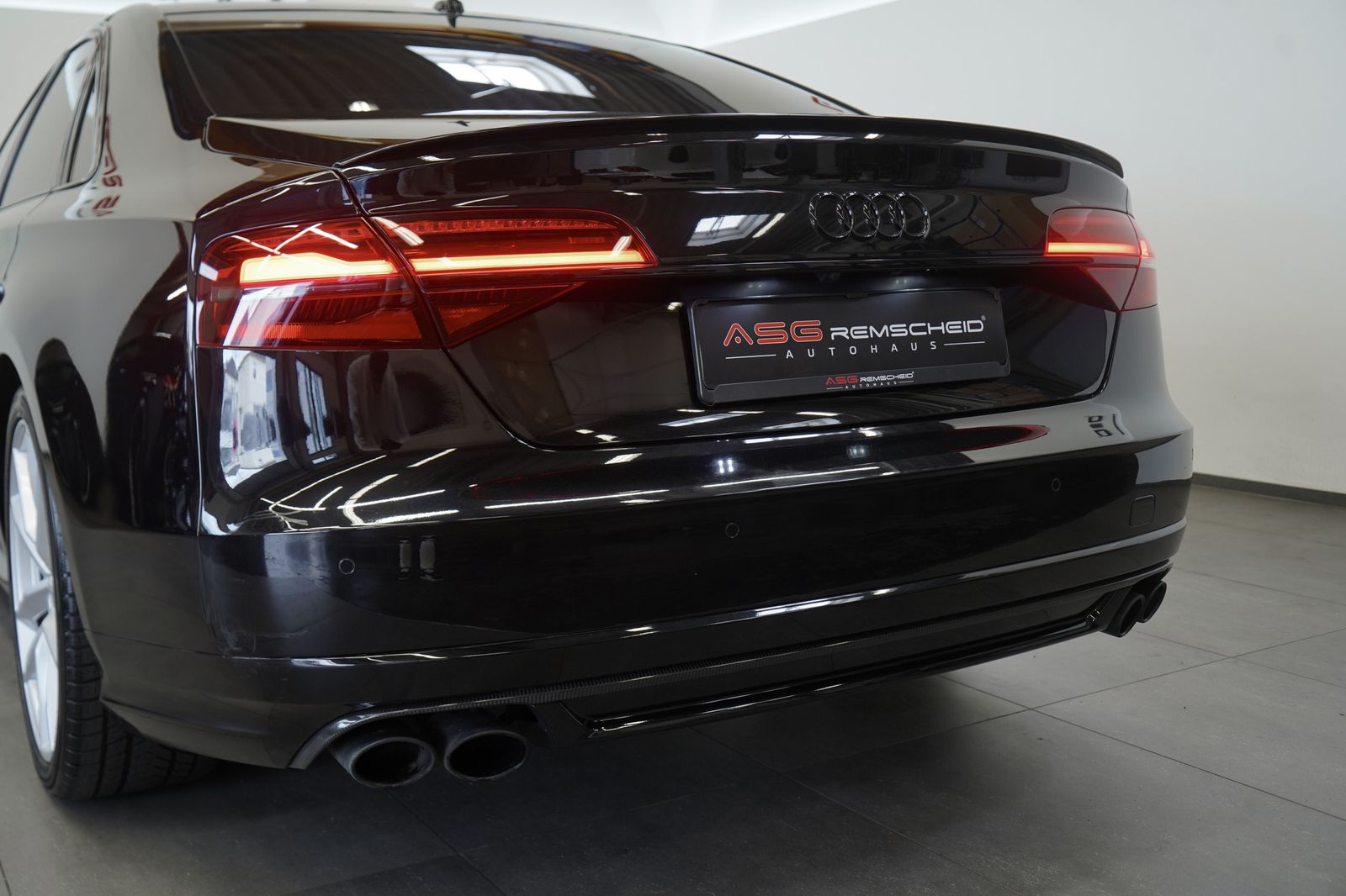 Audi S8