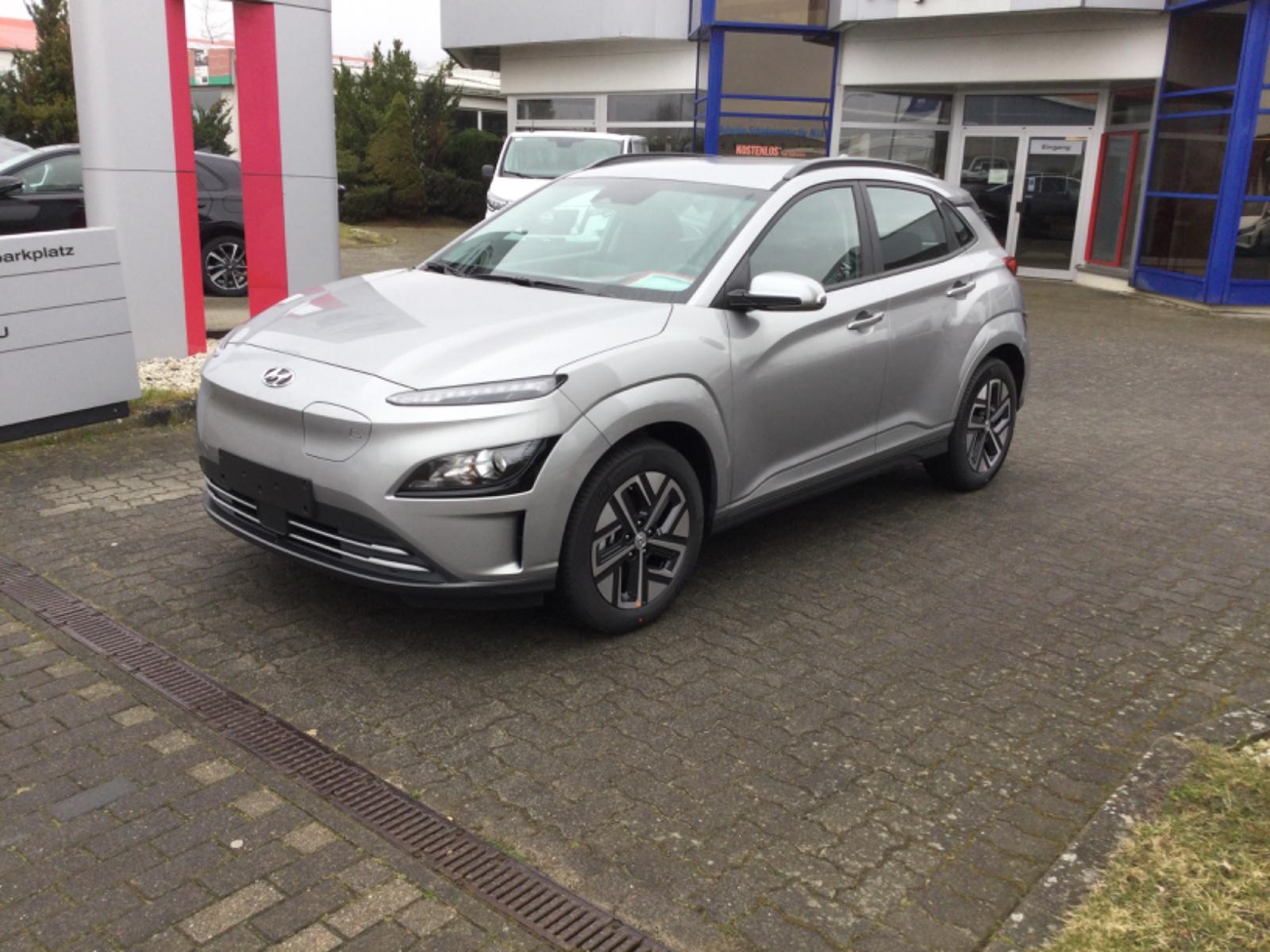 Hyundai Kona EV 64kWh 204 PS Select 8 fach bereift