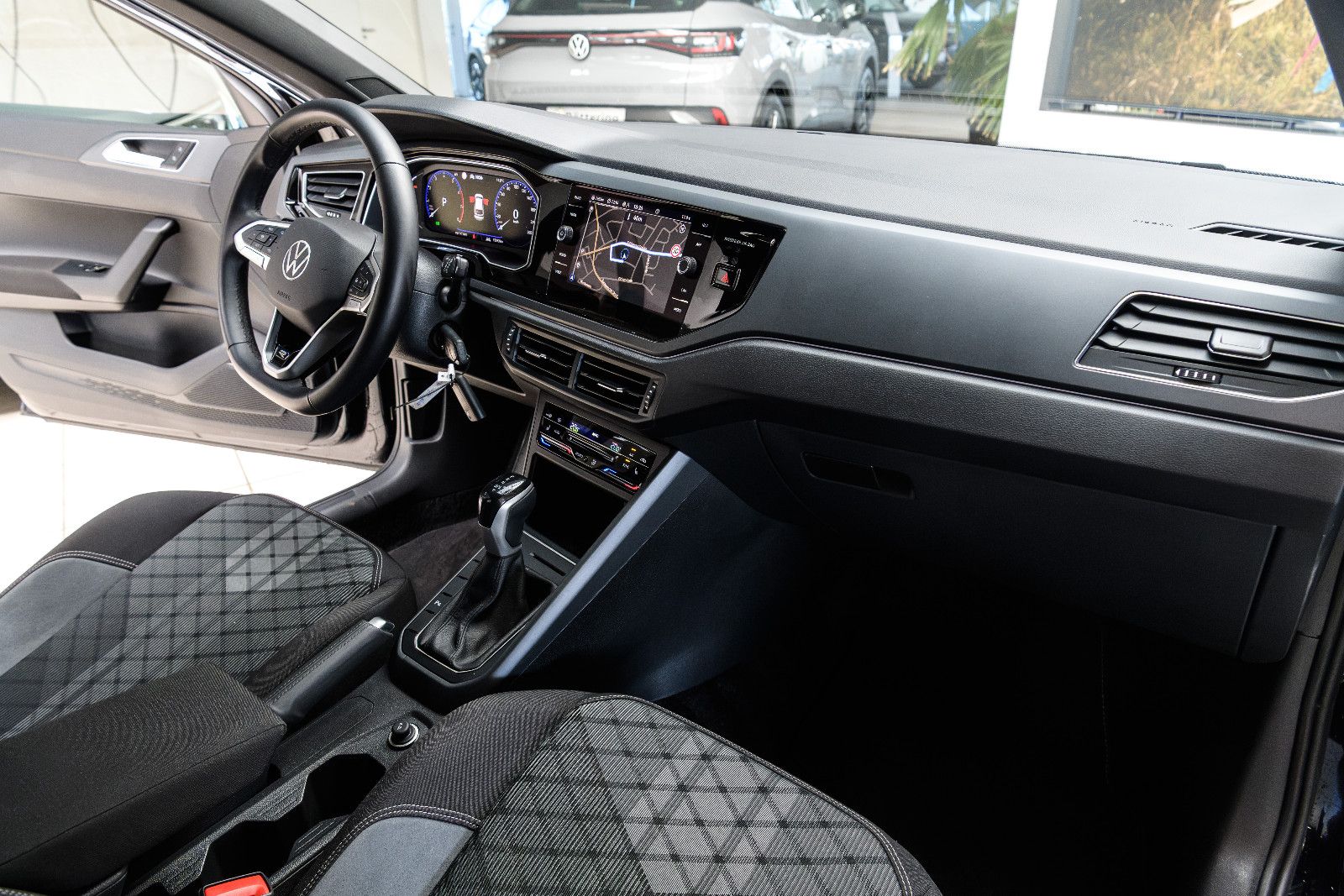 Fahrzeugabbildung Volkswagen Taigo R-Line 1.5 TSI DSG IQ-LED+AHK+KAMERA+ACC