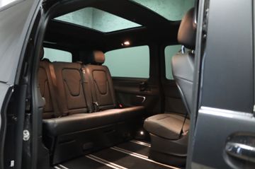 Mercedes-Benz V 300 Edition lang AMG Line Pano AHK Airmatic
