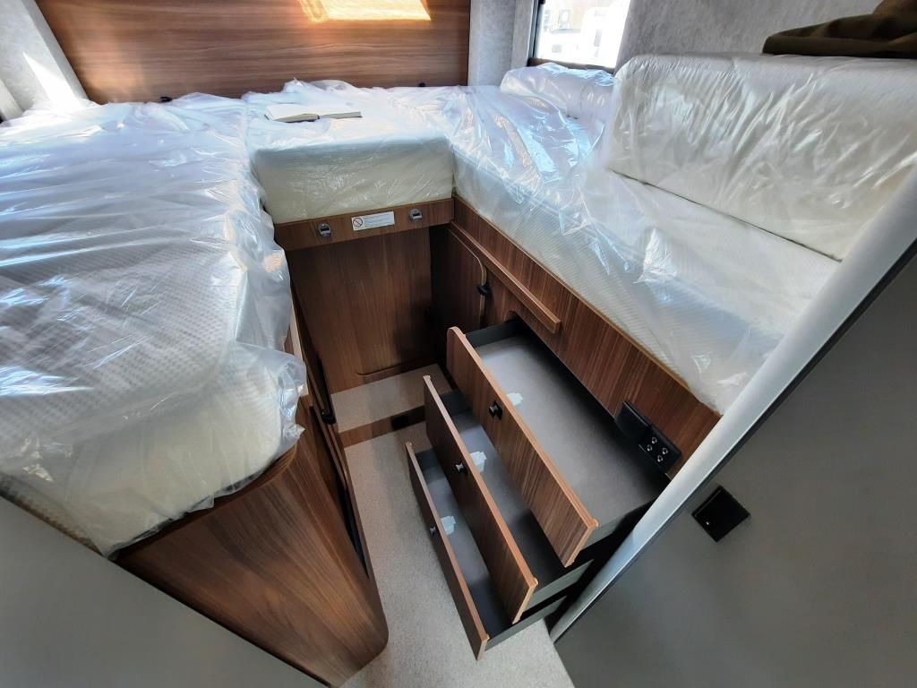 Fahrzeugabbildung LMC Cruiser 740 EL Verfüg./Sparen 6.521,- €