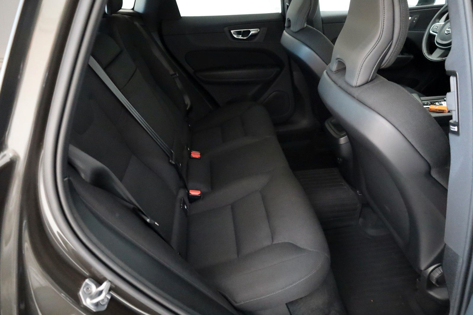 Fahrzeugabbildung Volvo XC60 Momentum Pro,Navi,LED,SH,Kamera,ACC,AHK