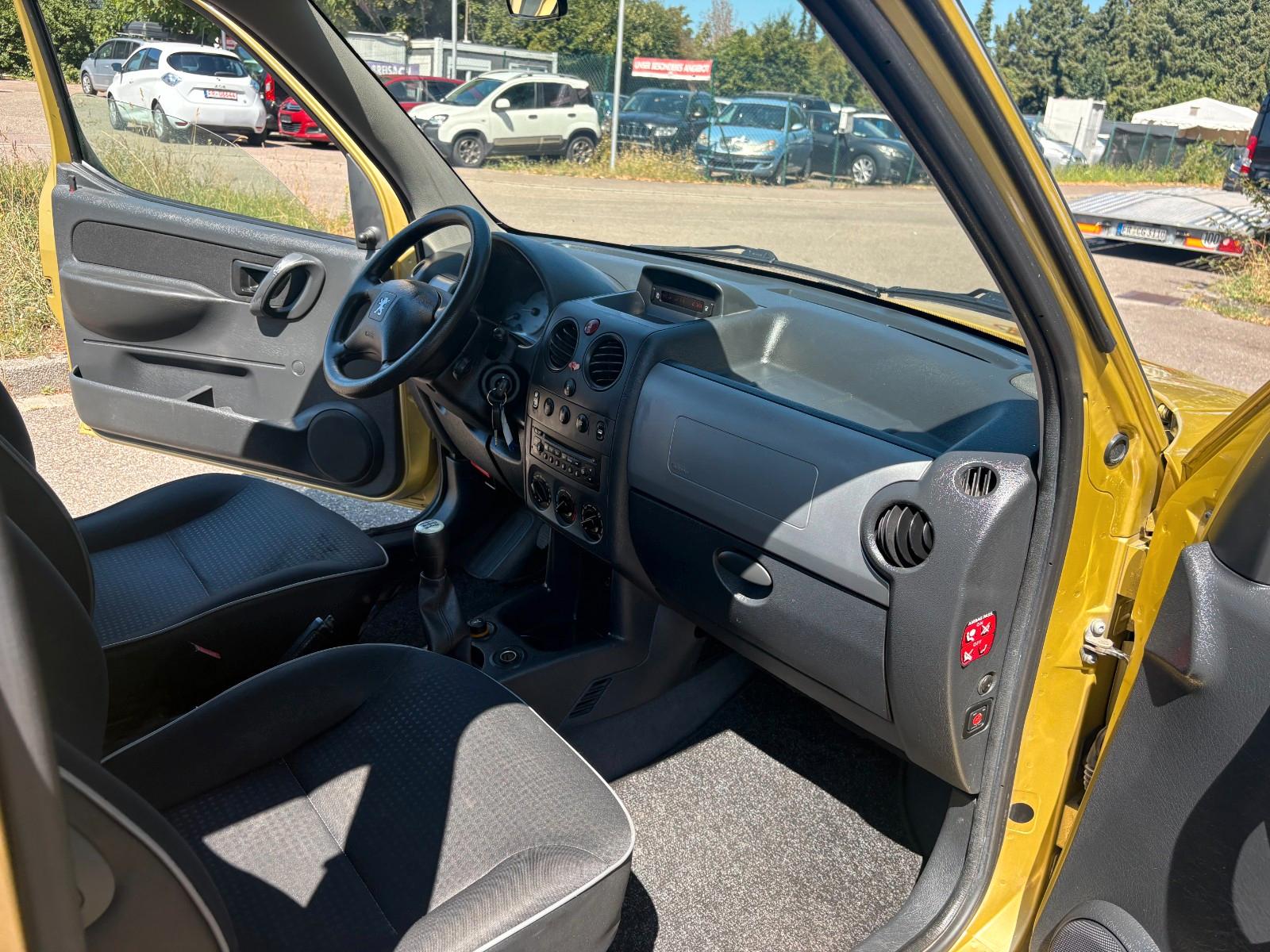 Peugeot Partner 2,0 Diesel Klima AHK 5 Sitzer