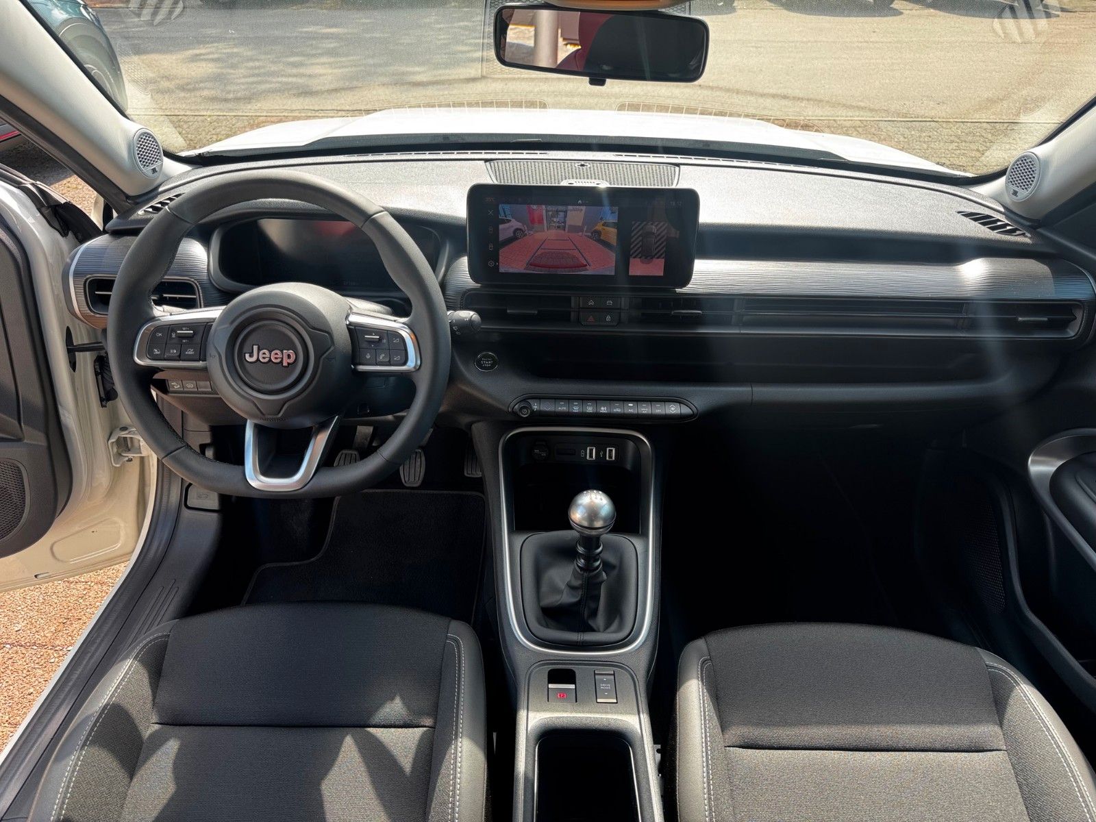 Fahrzeugabbildung Jeep Avenger 1.2 Altitude Navi Kamera El. Heckklappe