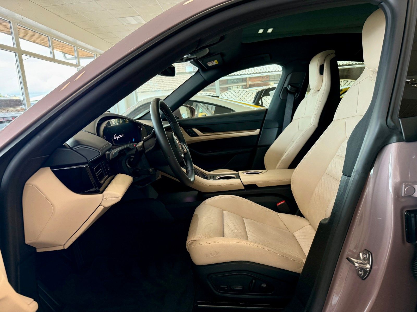 Fahrzeugabbildung Porsche Taycan Performance/HeadUP/Panorama/APPROVED