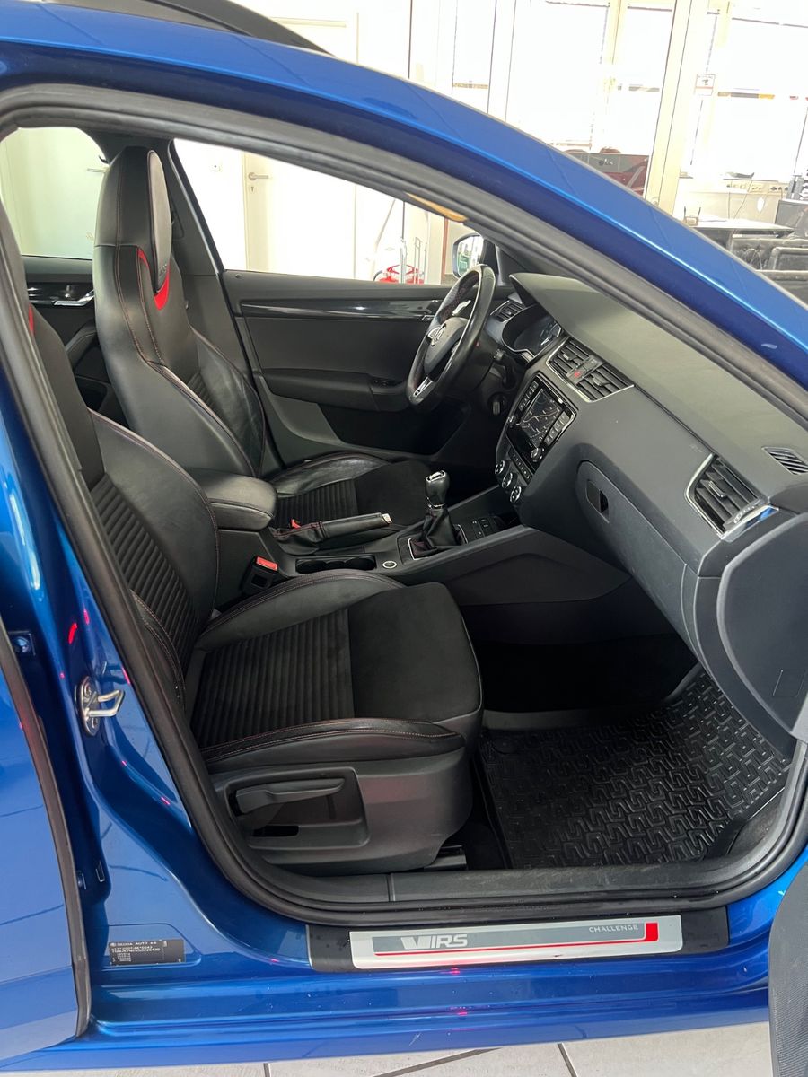 Fahrzeugabbildung SKODA Octavia Combi RS *RECARO*NAVI*